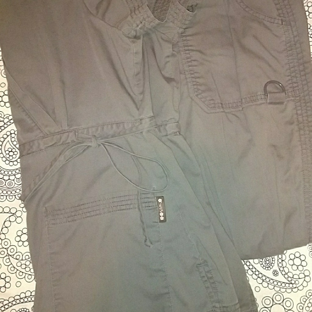 Koi scrubs